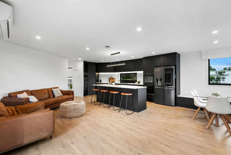 Rendered Natural Varnished Oak - 1
